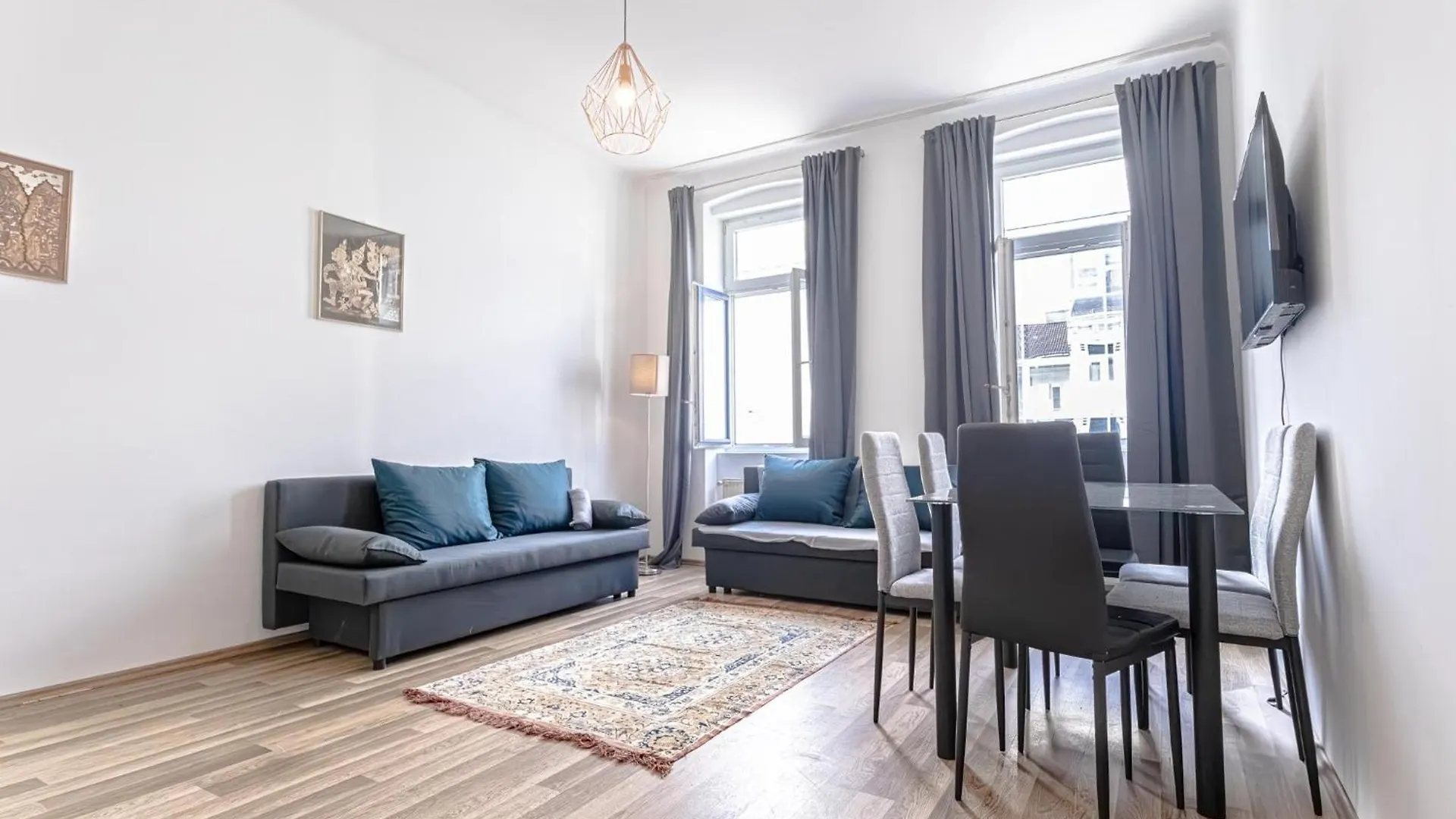 Modern Comfort 2-Bedroom, Near Westbahnhof Wien Österreich