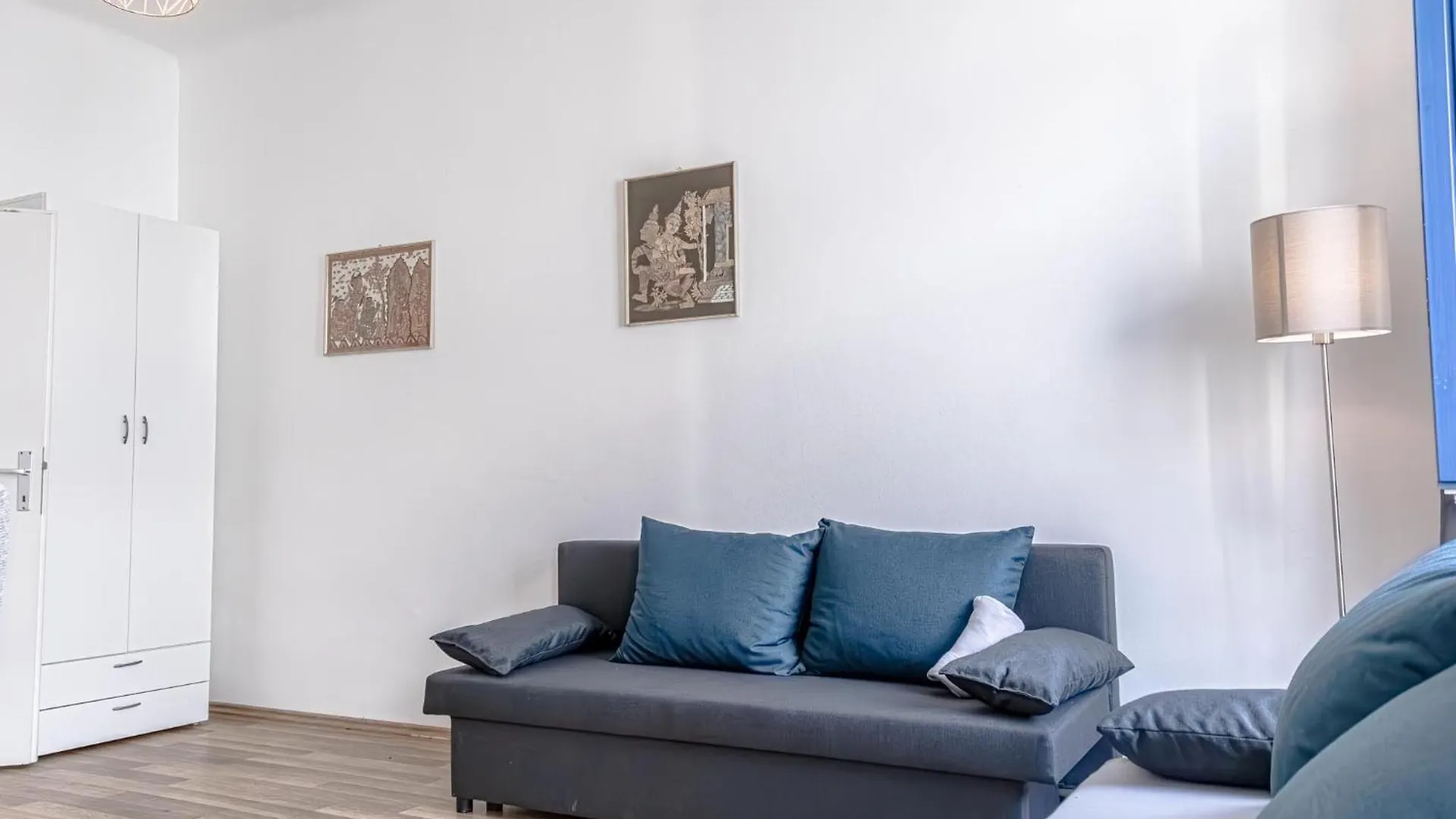 Modern Comfort 2-Bedroom, Near Westbahnhof Wien